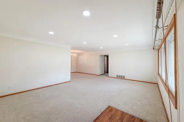 2856 Virginia AVE, Roseville, MN 55113