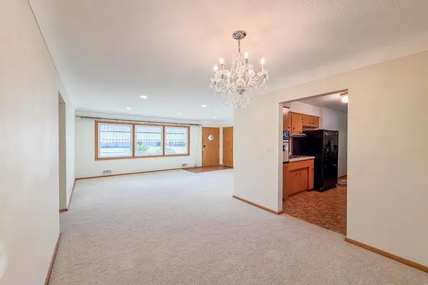 2856 Virginia AVE, Roseville, MN 55113
