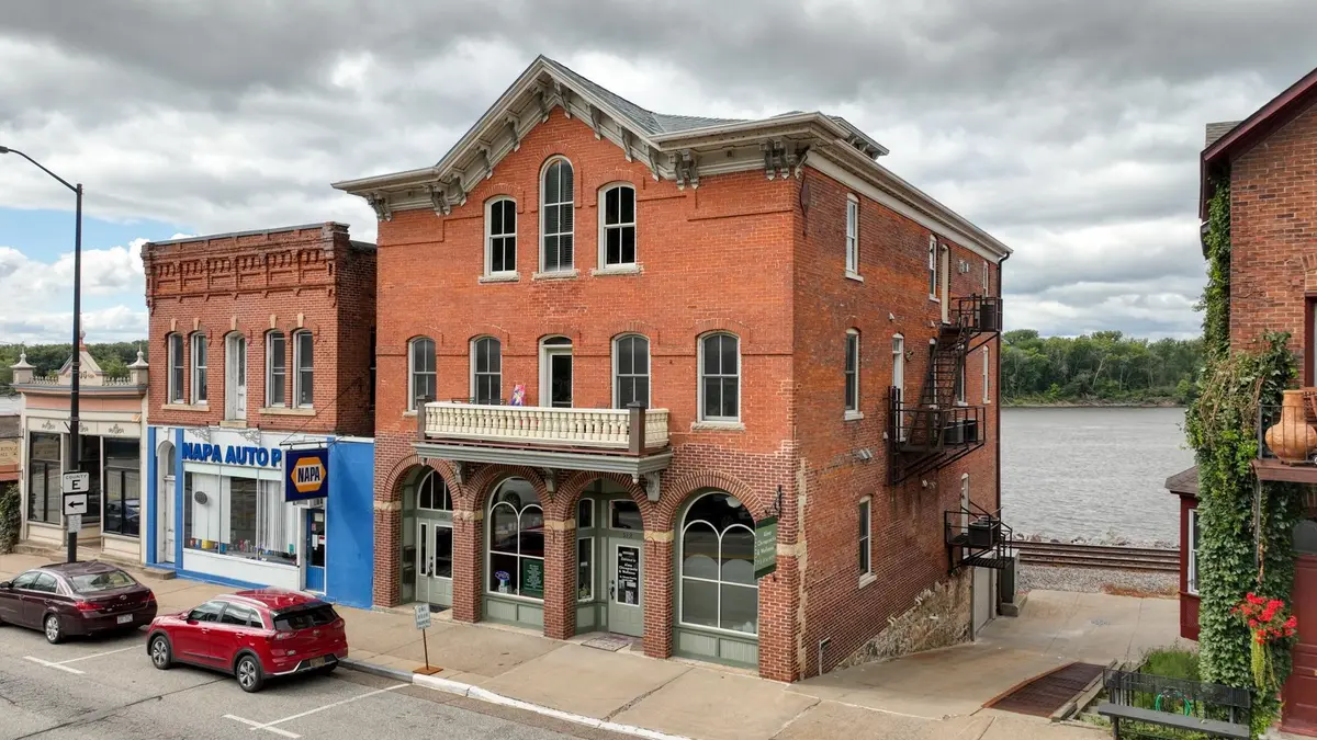 312 S Main ST, Alma, WI 54610