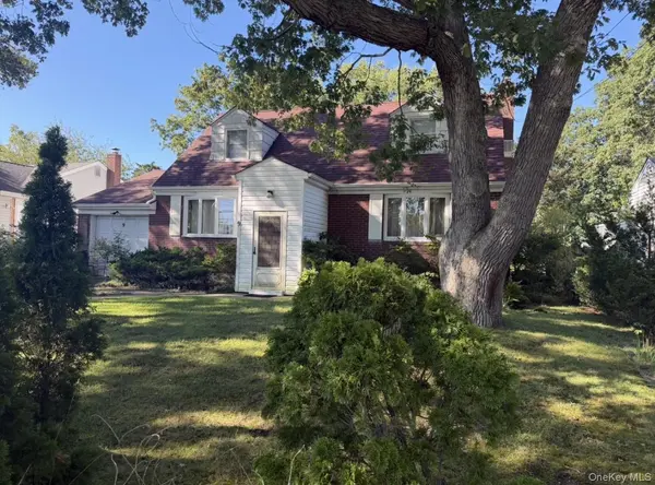 9 Stillwell ST, Huntington, NY 11743