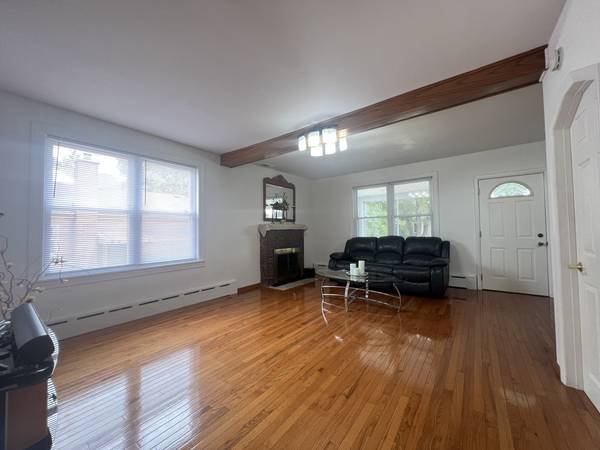 4434 Dubois BLVD, Brookfield, IL 60513