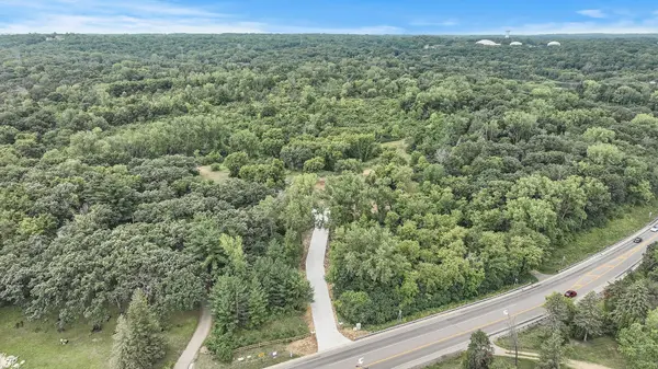 9450 S Robert TRL, Inver Grove Heights, MN 55077