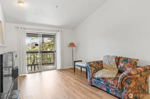 23339 Cedar WAY #A302, Mountlake Terrace, WA 98043