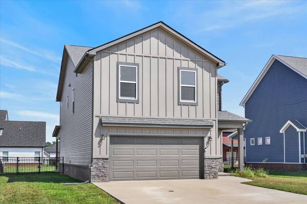 2636 Rafiki Dr, Clarksville, TN 37042