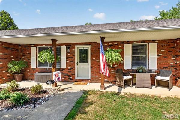 509 Thistle LN, Swansea, IL 62226