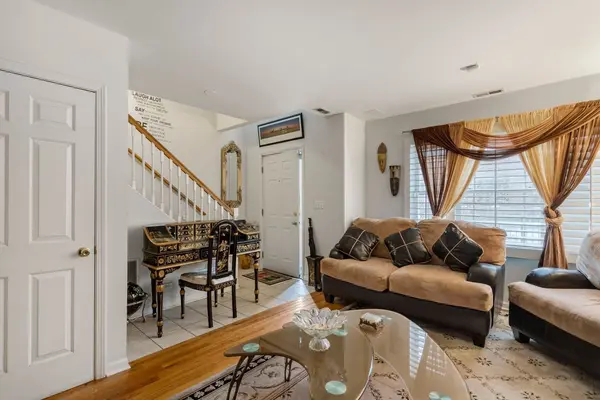 Address not disclosed, Oak Park, IL 60302