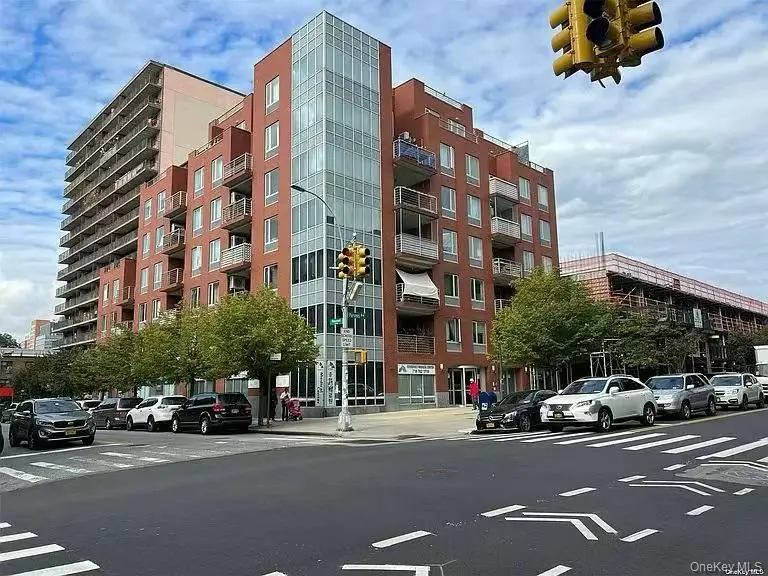 38-34 Parsons BLVD #PH-D, Flushing, NY 11354