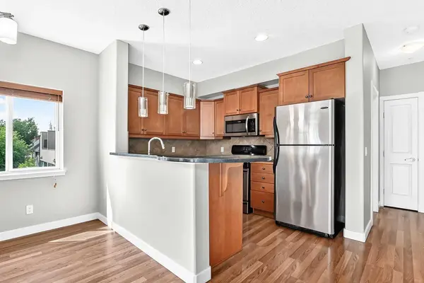 509 21 AVE SW #305, Calgary, AB T2S 0G9
