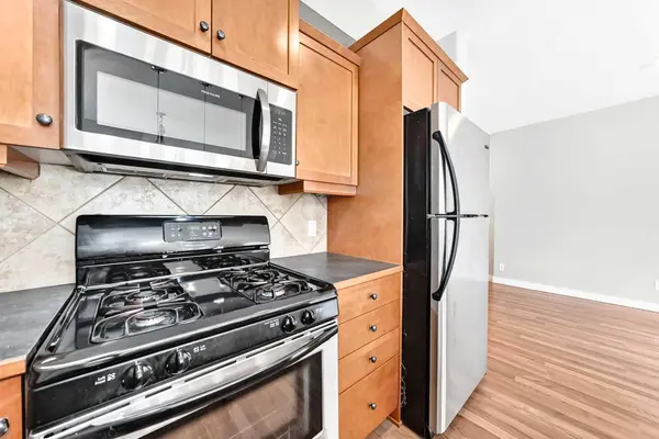 509 21 AVE SW #305, Calgary, AB T2S 0G9
