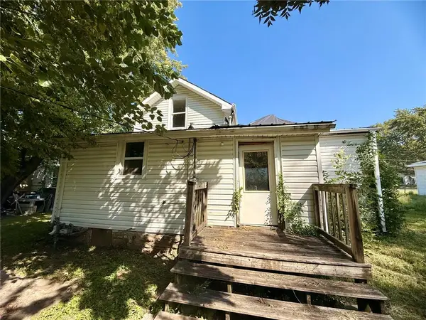 604 S MARKET ST, Holden, MO 64040