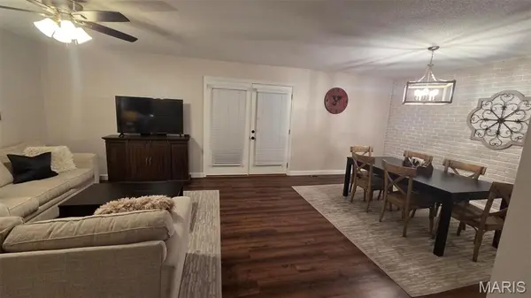 12861 Town And Four DR #12861, Creve Coeur, MO 63141