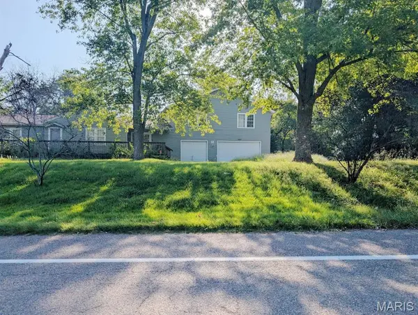 12816 Bellefontaine RD, St Louis, MO 63138