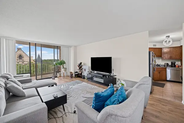 3100 S King DR #601, Chicago, IL 60616