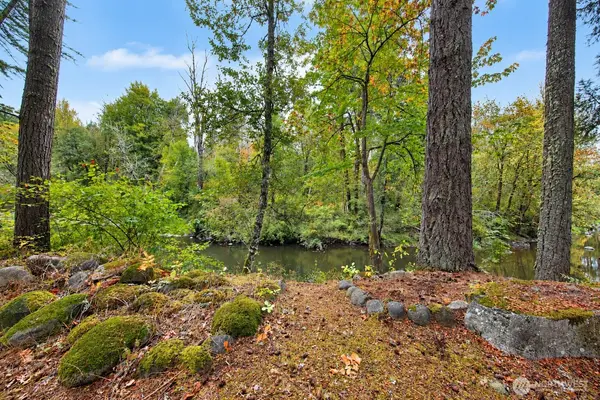 16302 Village DR SE, Rainier, WA 98576
