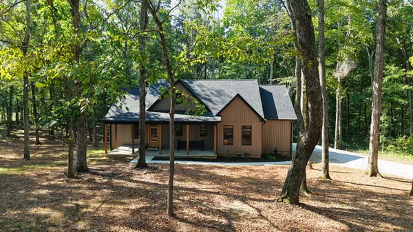 1220 Breeden Rd, Charlotte, TN 37036