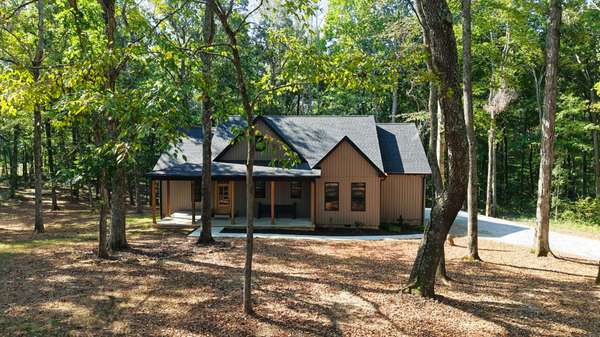 1220 Breeden Rd, Charlotte, TN 37036