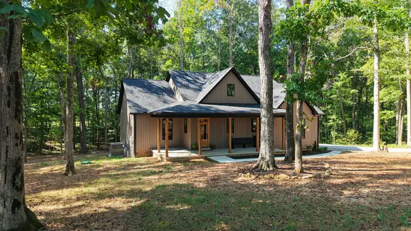 1220 Breeden Rd, Charlotte, TN 37036