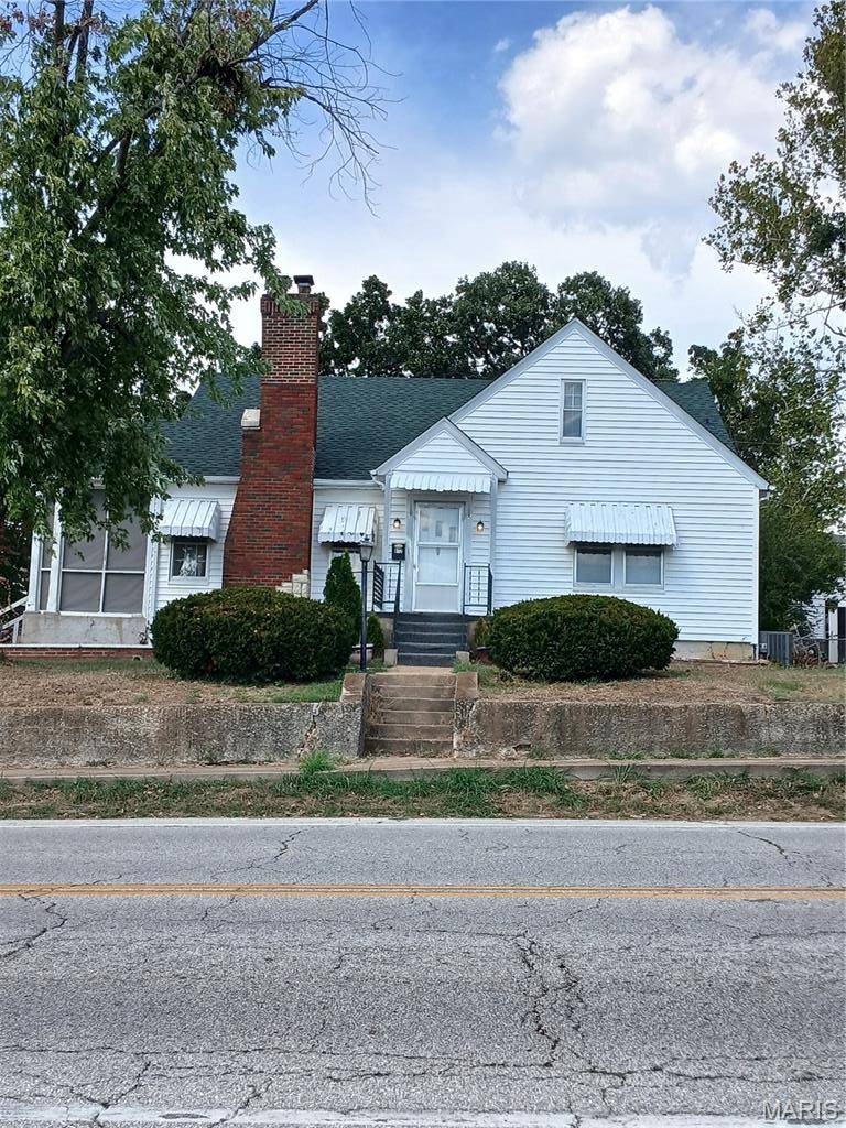 812 W Miller ST, De Soto, MO 63020