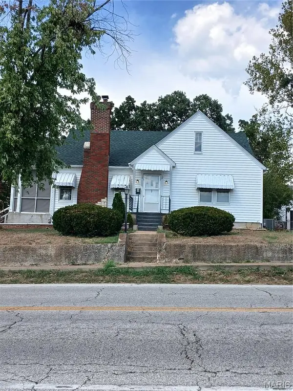 812 W Miller ST, De Soto, MO 63020
