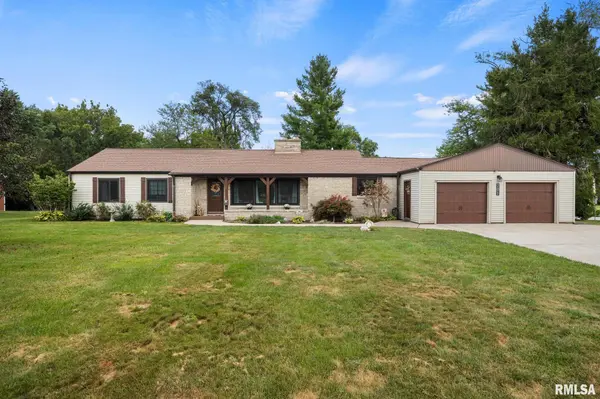 701 CRESTVIEW DR, Washington, IL 61571