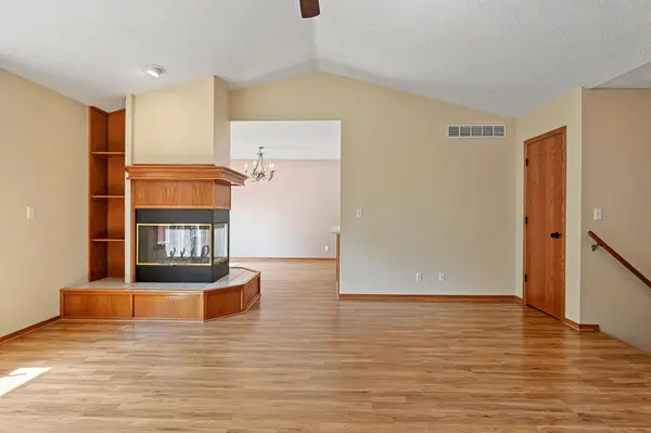109 N Valley Stream, Derby, KS 67037