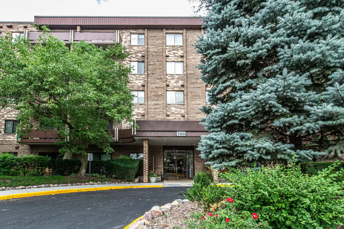 700 Wellington AVE #409, Elk Grove Village, IL 60007
