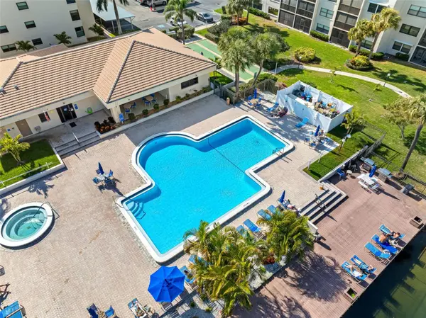 1316 PASADENA AVE S #303, South Pasadena, FL 33707