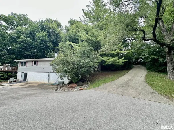 2700 BLOOMINGTON RD, East Peoria, IL 61611