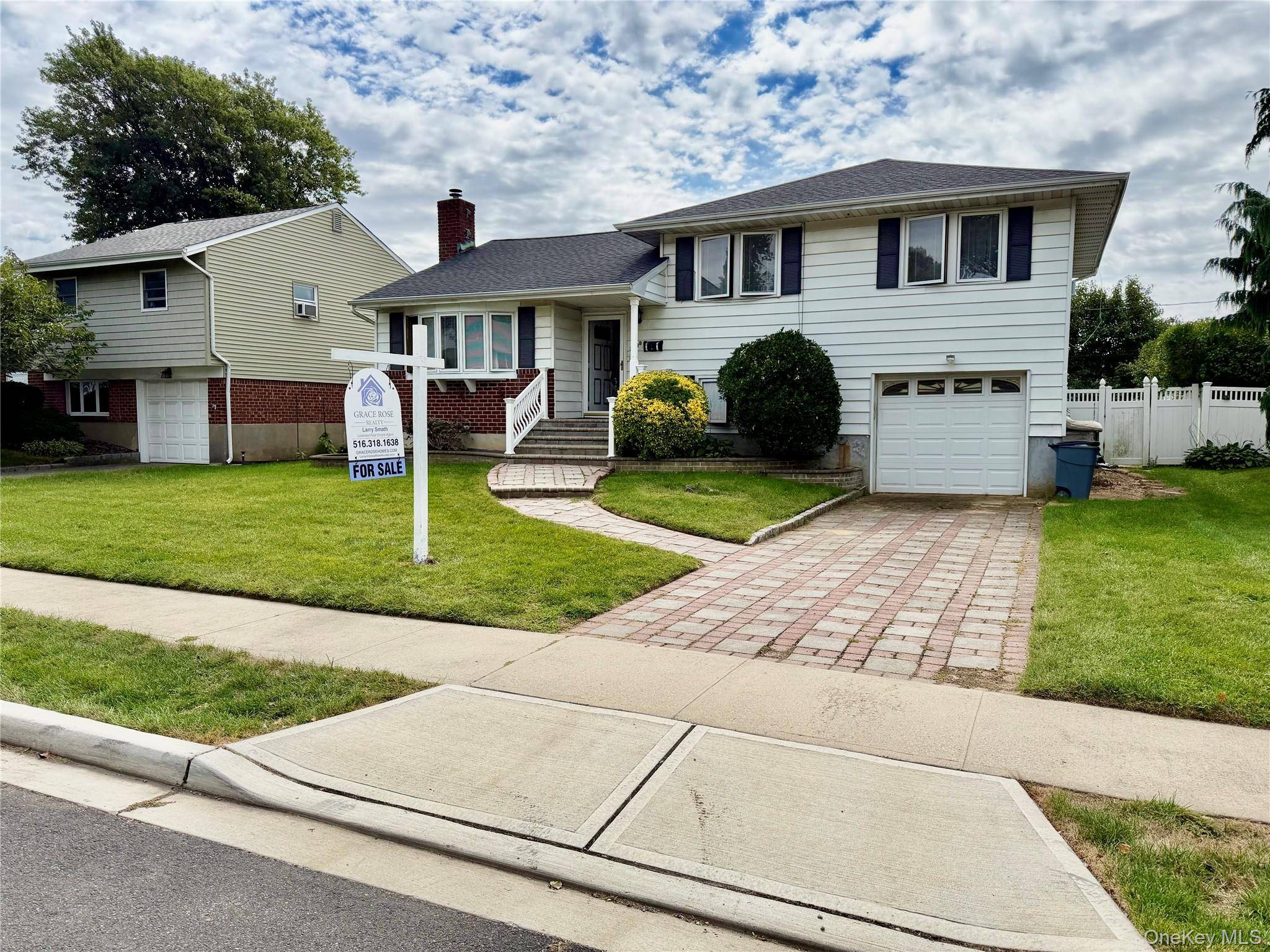 3938 Bernice RD, Seaford, NY 11783