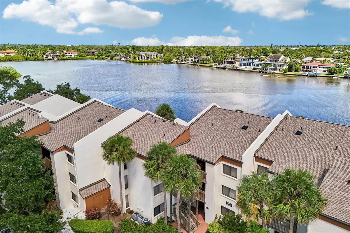 1900 COVE II PL #122, Sarasota, FL 34242