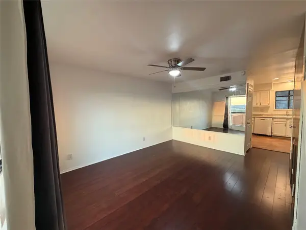 21461 Coyote TRL #4, Lago Vista, TX 78645