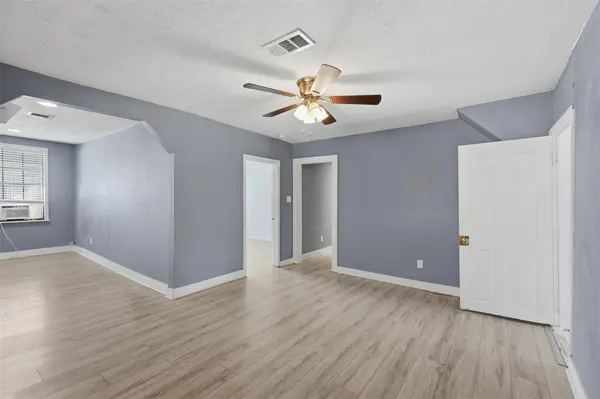 1401 E 29th ST, Bryan, TX 77802