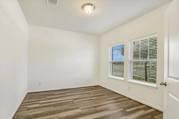 202 Grasslands TRL, Hutto, TX 78634