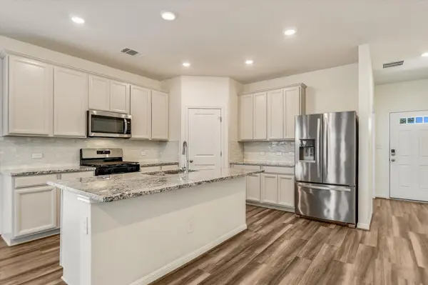 202 Grasslands TRL, Hutto, TX 78634