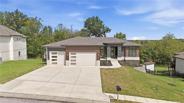 202 E Maple ST, Lone Jack, MO 64070