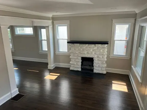 3923 College AVE, Kansas City, MO 64130
