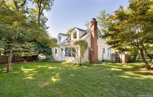 4 Acacia RD, Rocky Point, NY 11778