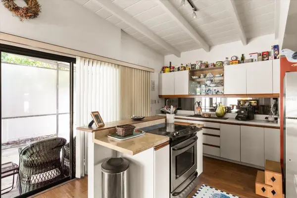 2921 WOOD ST, Sarasota, FL 34237