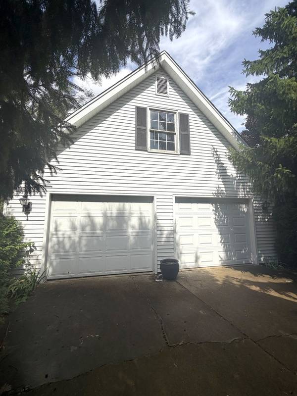 6510 Southbury CT, Lisle, IL 60532