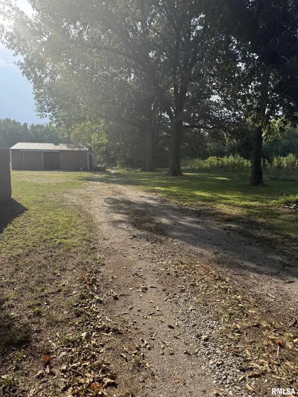 2509 WEAVER RD, Herrin, IL 62948