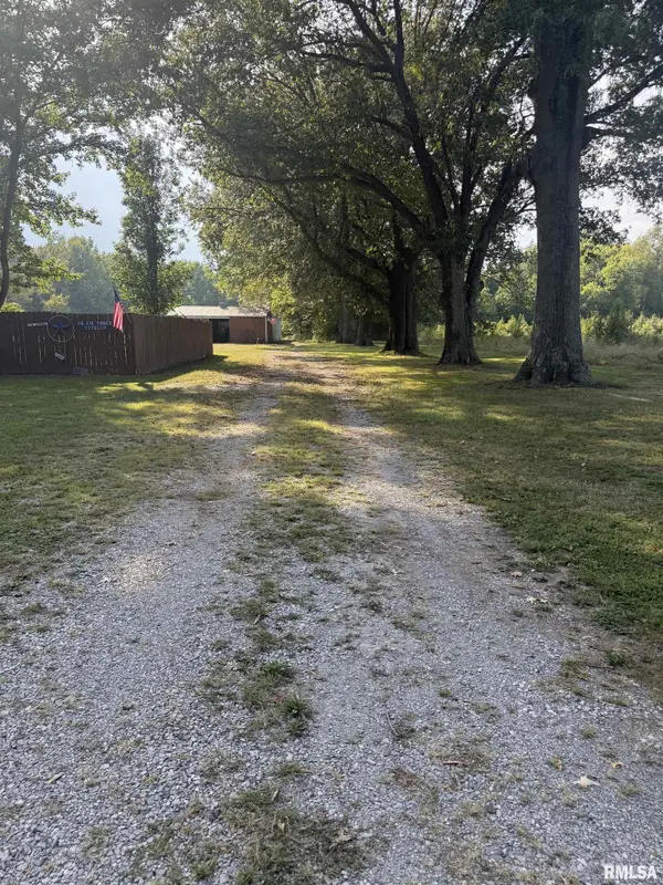 2509 WEAVER RD, Herrin, IL 62948