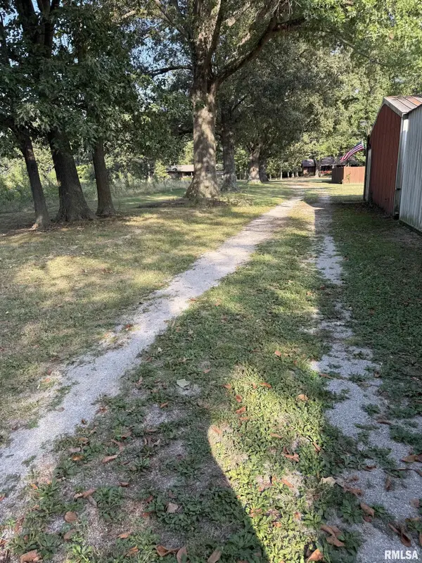2509 WEAVER RD, Herrin, IL 62948