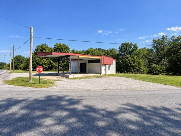 425 Cookeville Hwy, Elmwood, TN 38560