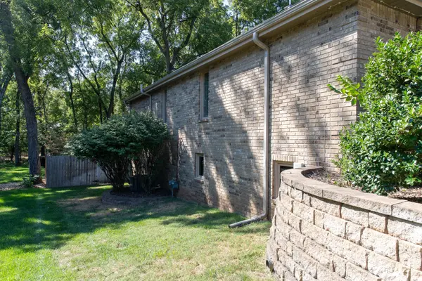 5115 S Castlewood DR, Springfield, MO 65804