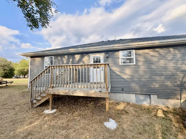 645 Cherry ST, Lebanon, MO 65536