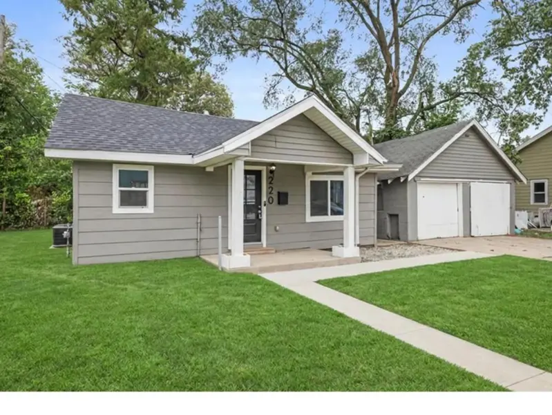220 E 29th ST, Anderson, IN 46016