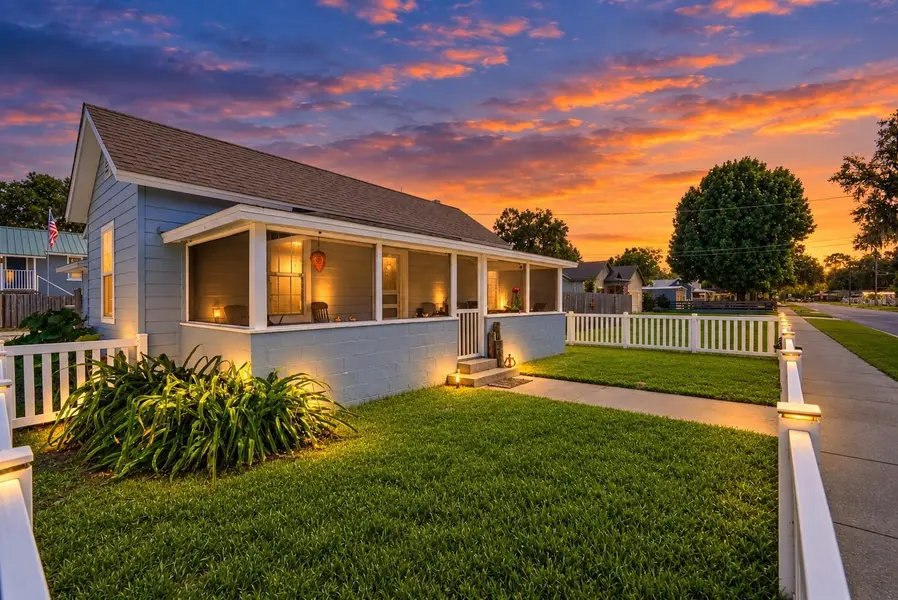 321 CASSADY STREET, Umatilla, FL 32784