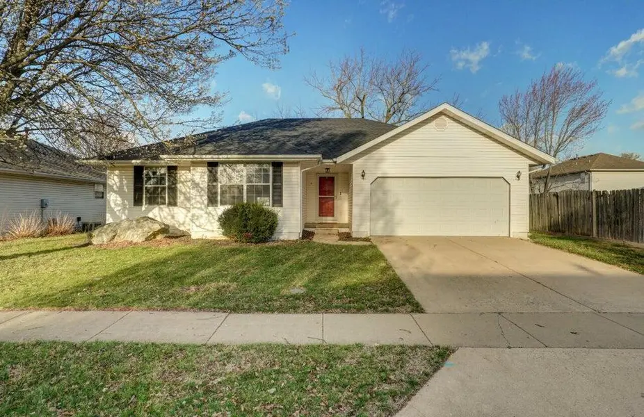 5533 S Walnut Hill AVE, Springfield, MO 65810