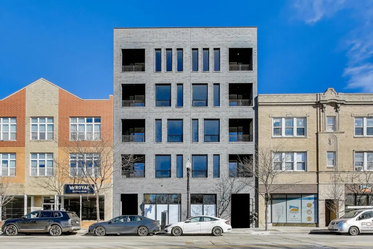 1952 W Lawrence AVE, Chicago, IL 60640