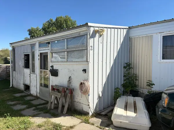 2715 Westside DR ##2, Lethbridge, AB T1J 4M8